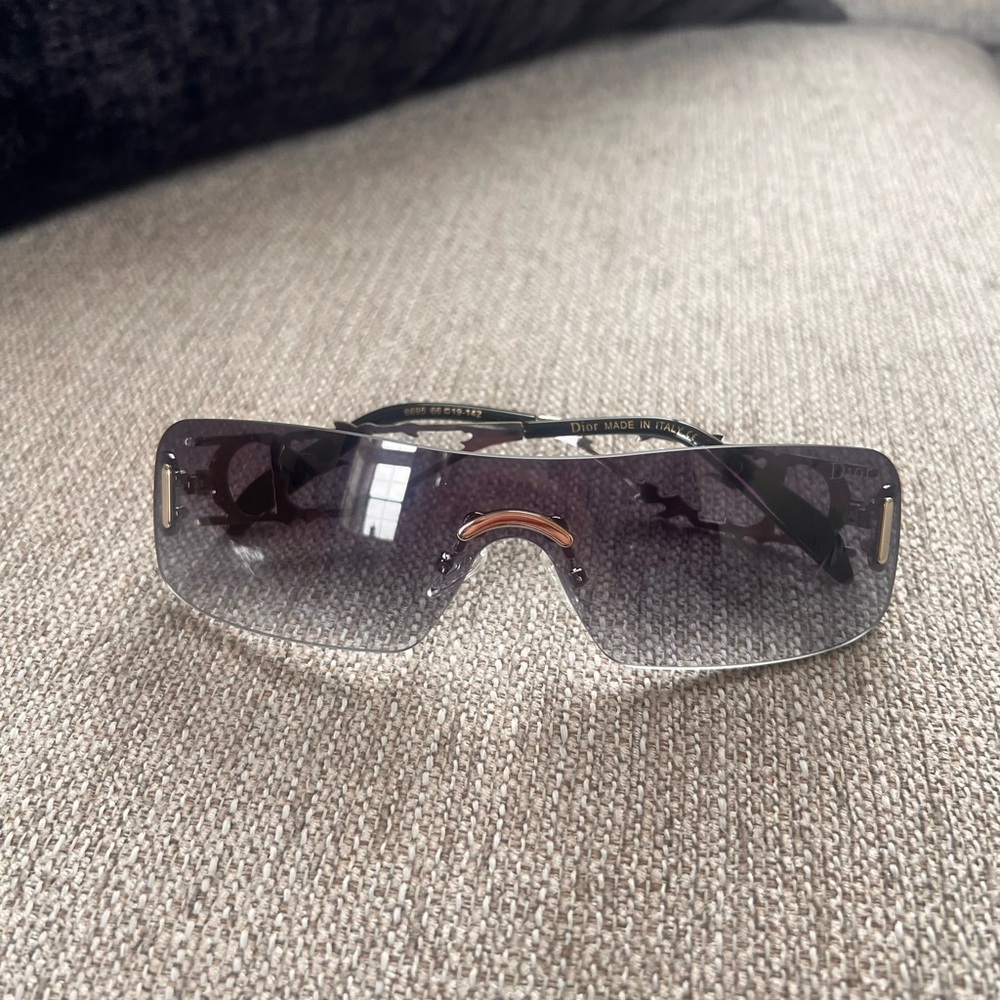 Dior Shield Gradient Purple Sunglasses - Picture 2 of 9